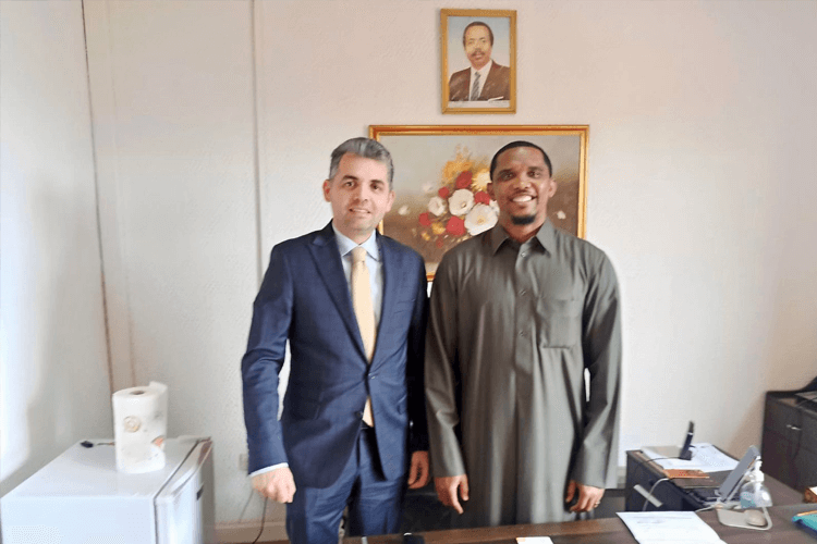 nous-avons-rencontre-samuel-eto-au-cameroun