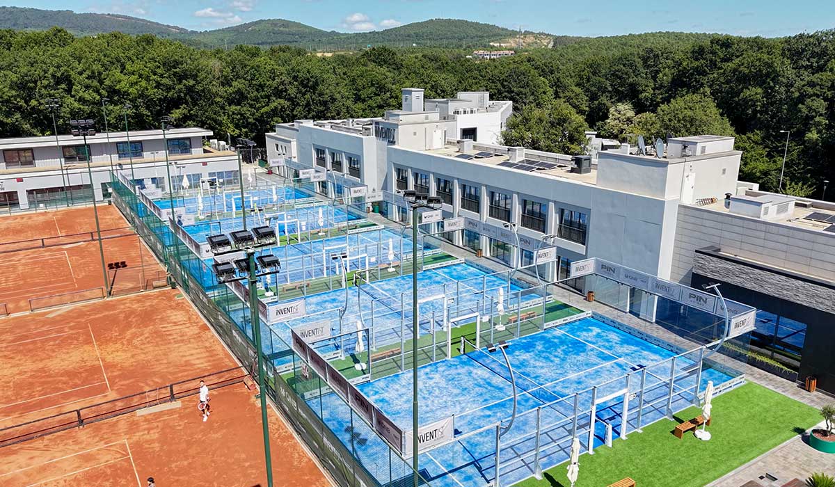 5 Terrains de Padel Panoramic 360° à Çekmeköy Image